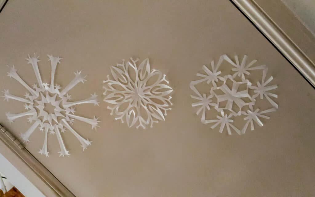Christmas Decorating on a Budget - 6 Inexpensive Decorating Ideas