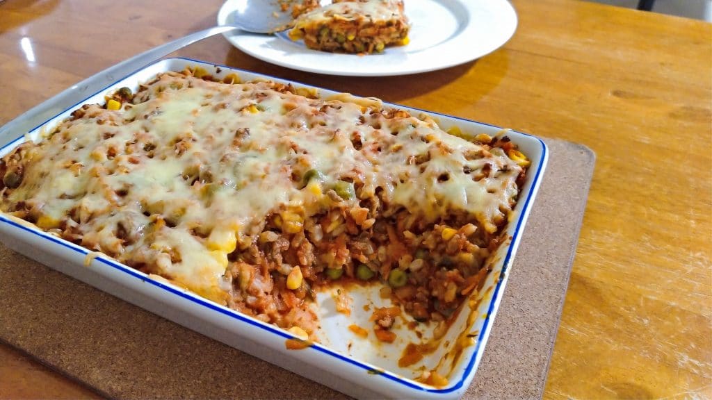 mince bake with cheese cooked