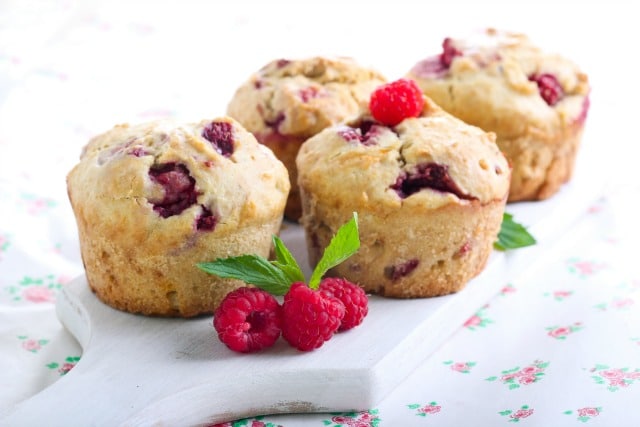 Berry and Sour Cream Cakes