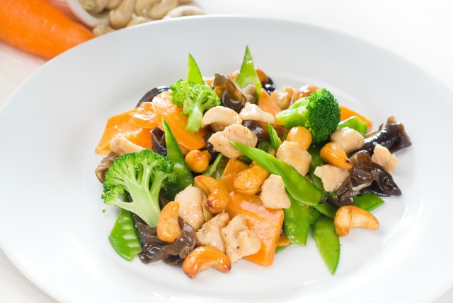 chicken and cashew stir fry