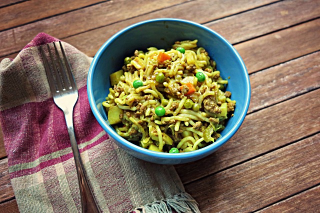 savoury mince with vegetables and noodles