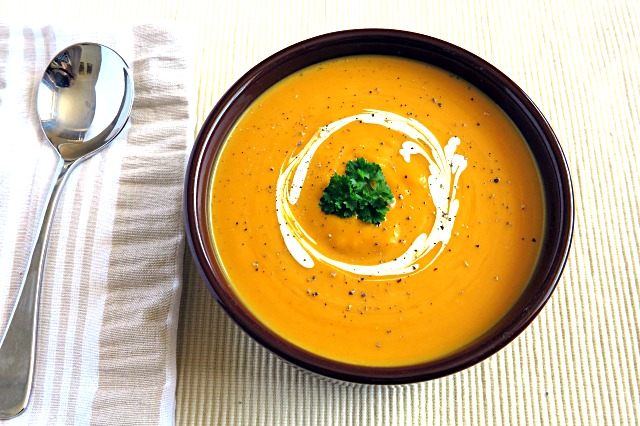 Slow cooker pumpkin soup