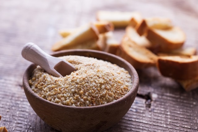 from crust to crumb: DIY dried breadcrumbs from leftover crusts