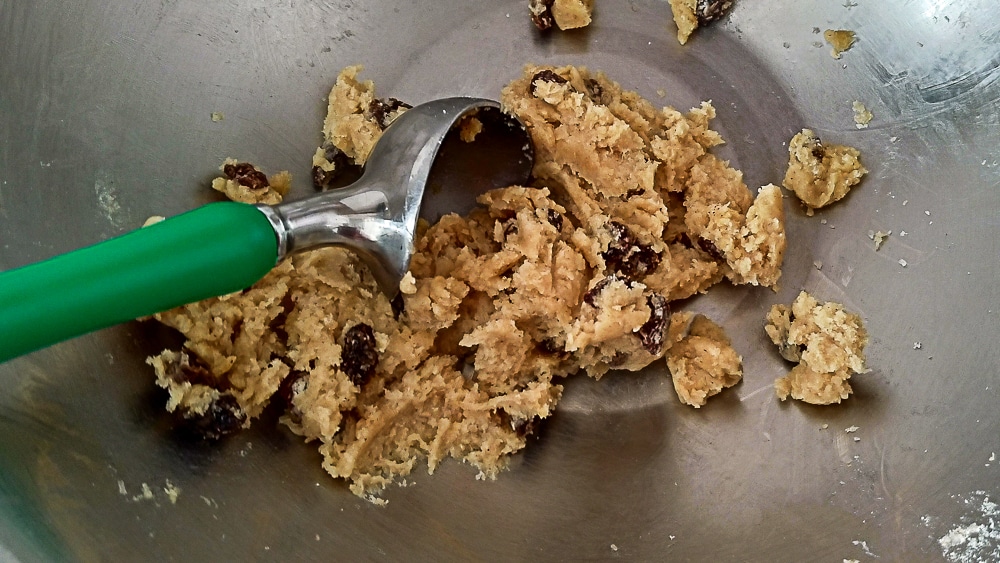 use ice cream scoop to make rock cakes