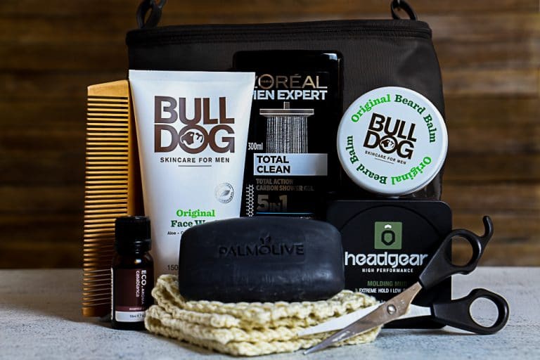 How to Put Together a Toiletries Gift Hamper For Men on a Budget