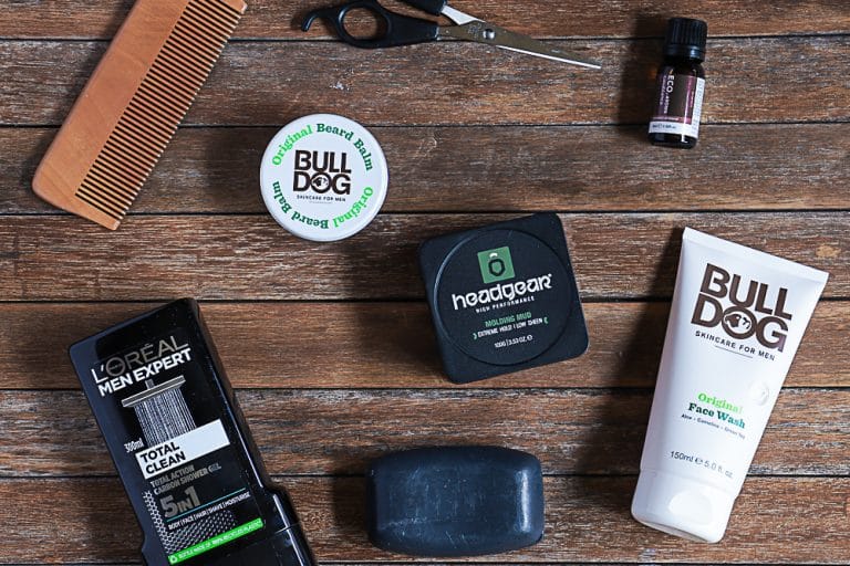 How to Put Together a Toiletries Gift Hamper For Men on a Budget