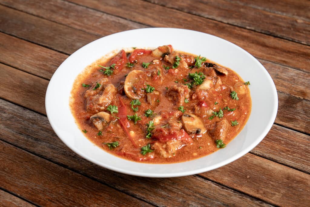 slow cooker paprika pork with mushrooms and sour cream